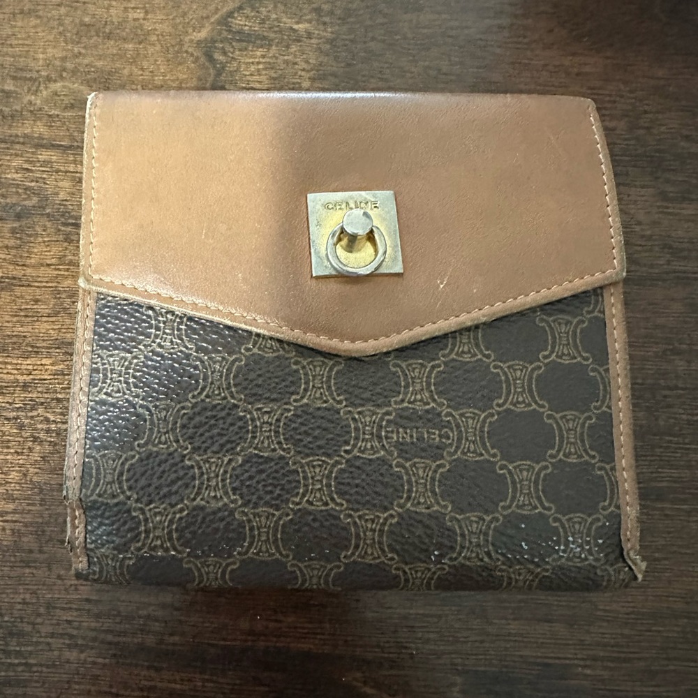 Vintage Celine Tan Leather Wallet with Gold Clasp - preloved